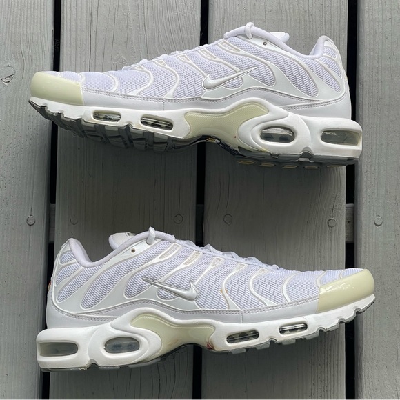 Nike Air Max Plus Mens Athletic Shoes Size 11.5 604133-139 Lifestyle Active Used - Picture 1 of 12